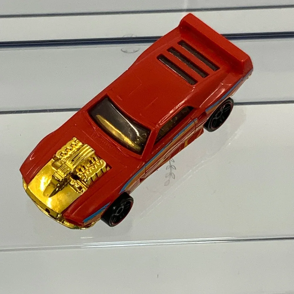 Hot Wheels Rivited Red Flame Gold Chrome Engine Diecast Car F35 Mattel Thailand